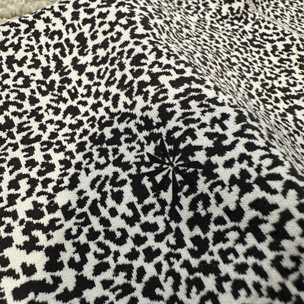 Athleta black and white micro leopard print crop leggings, SP - Picture 4 of 6